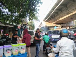 Ramadhan Berkah Komunitas Selatan Keras Menuju Jalur Surga Merayu Tuhan Gelar Acara Bagi Bagi Ta'jil