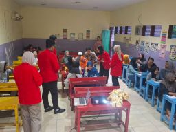 Mahasiswa KKN NR 08 UNTAG Surabaya Gelar Pelatihan Pembuatan Logo dan Branding UMKM Melalui Canva