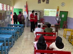 Ecoenzim, Solusi Exponensial Untuk Limbah Organik Digagas Oleh Sub Kelompok 4 KKN NR-8 UNTAG