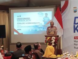 Gubernur Hadiri Acara Kebangsaan Bersama Kapolda Gaungkan Jatim Aman.