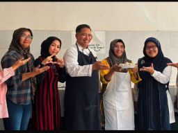 Membumikan Ilmu Kampus: Bagaimana Warung Makan Bu Ulfa Melompati Rantai Kemiskinan