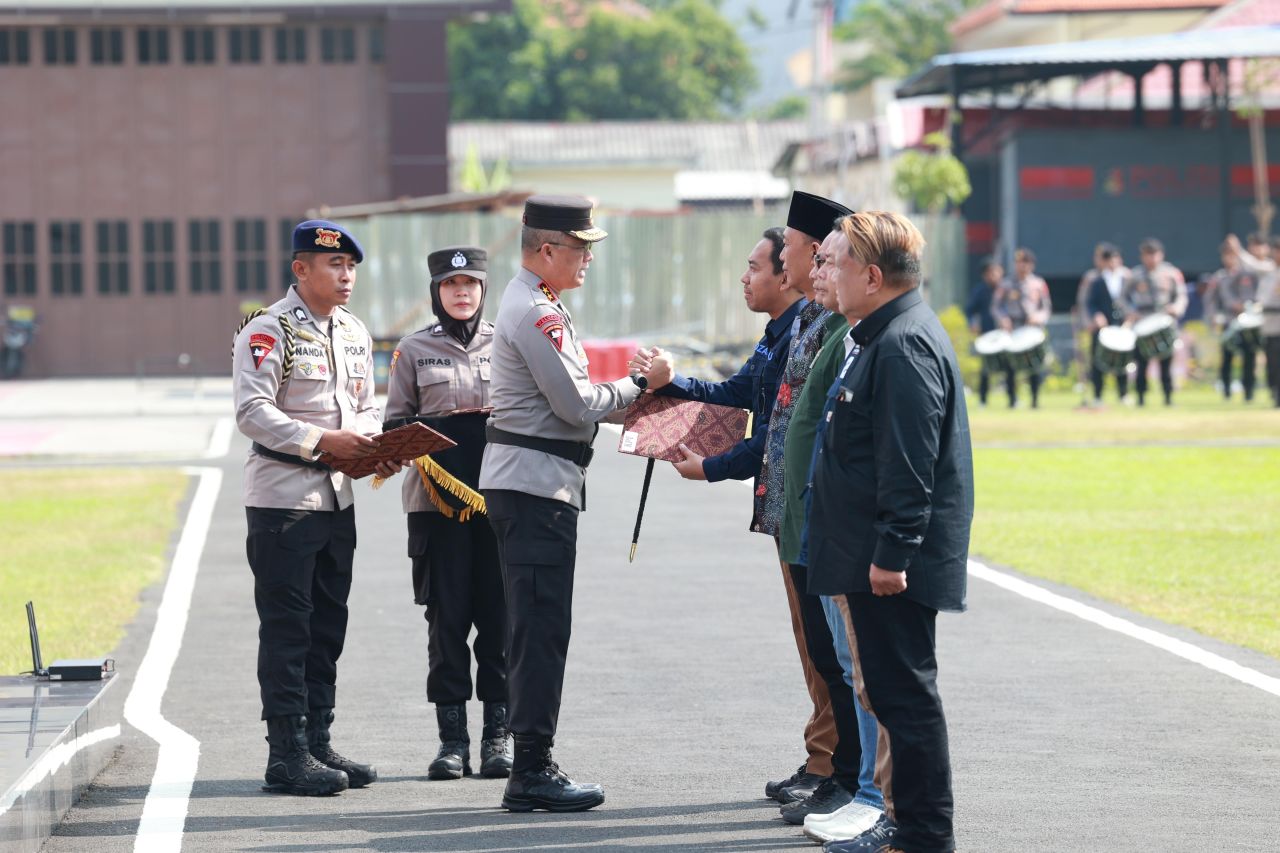 Pimpin Apel Gelar Pasukan, Kapolda Jatim Siapkan Walpri Untuk Pengamanan Paslon Dalam Pilkada Jatim