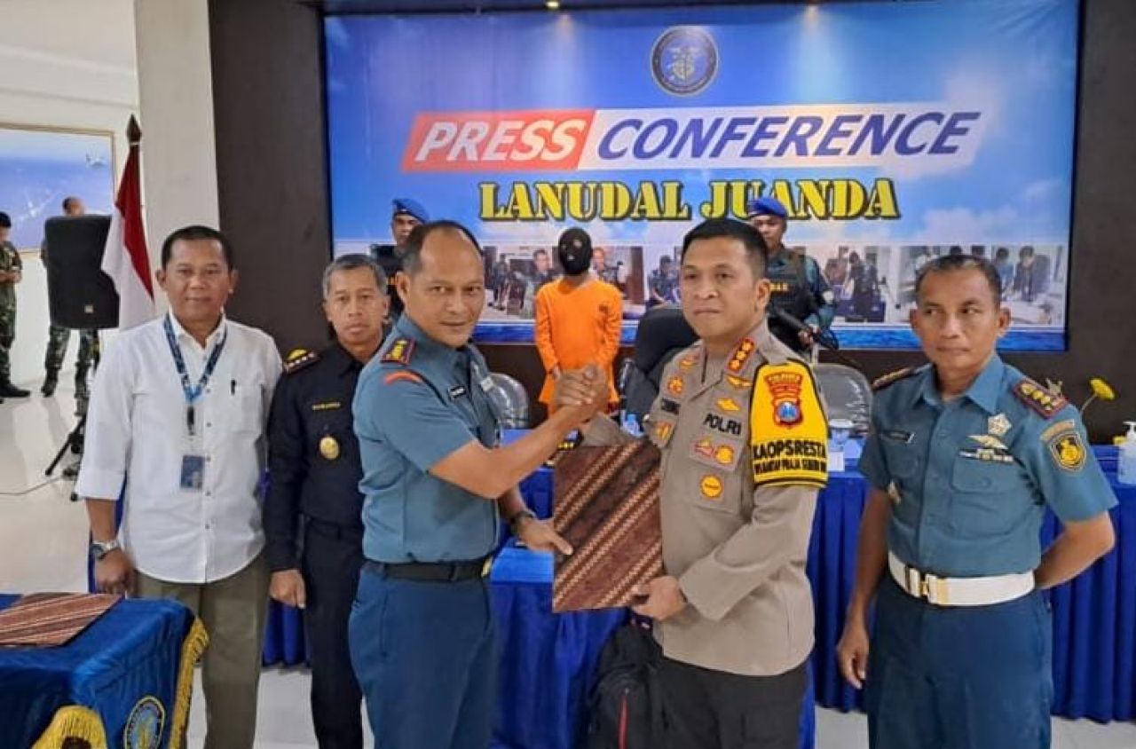 Satgaspam TNI AL Bandara Juanda Gagalkan Pengiriman Narkotika yang Disembunyikan di Organ Vital Penumpang